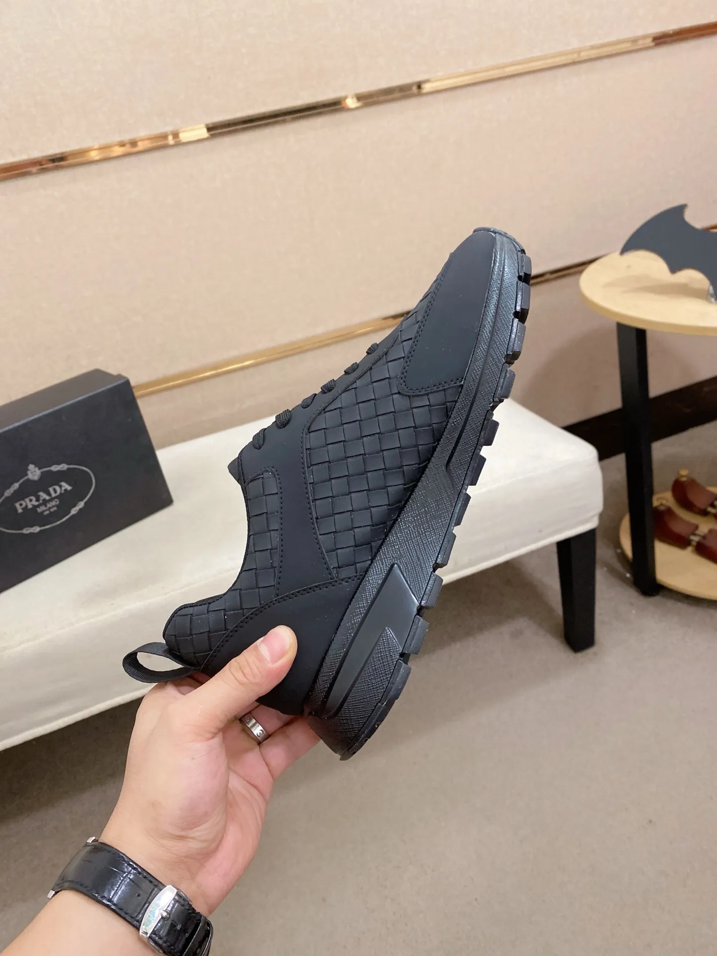 Men's men's shoes💰: 440💰[Prada～Prada] Trendy new styles are on the market. Same style as the official website. Counter quality. Original version. [Strong] [Strong] Imported selected first-layer cowhide. Comfortable and breathable sheepskin lining, fine workmanship, upper layer made of 100% pure cowhide, original last shape, comfortable on the feet, shoe sizes 38 to 44